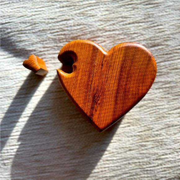 Heart Shape Walnut Box With Secret Compartment - Picture 1 of 4
